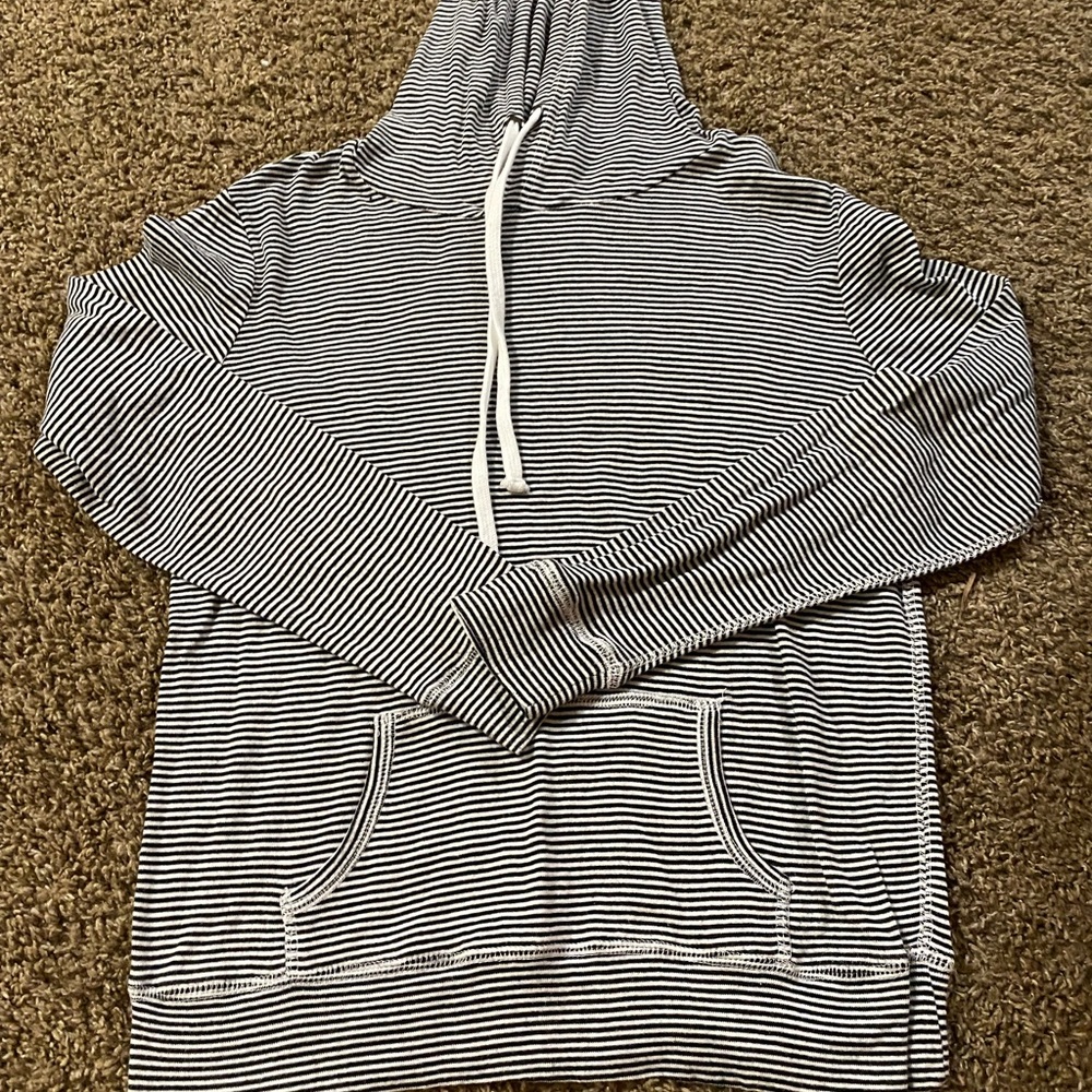 Lightweight sweatshirt